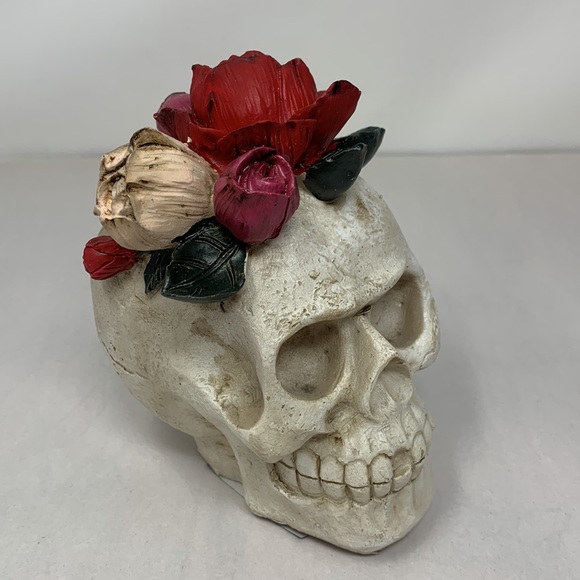 Halloween / Dia de Los Muertos Day of Dead resin 5.3” Skull with flowers NEW - Picture 2 of 16